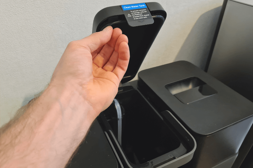 roborock s7 maxv ultra station reservoir eau